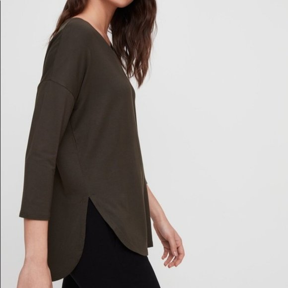 ⭐2 for C$22⭐ Aritzia Babaton Norris T-Shirt, Olive Green, Size XS - Picture 1 of 7
